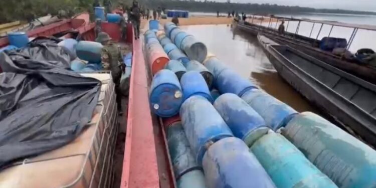 FANB dice que incautó 100 mil litros de gasolina usados para minería ilegal en Amazonas