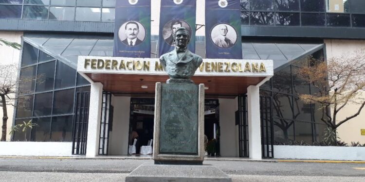 Federación Médica exige salario básico mensual de 1500 dólares