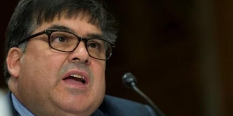 El embajador encargado de EE UU en Colombia asume también la misión diplomática para Venezuela