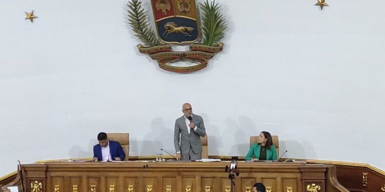 Jorge Rodríguez respalda medidas para «mejorar ingresos»