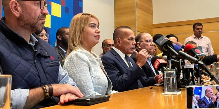 Manuel Rosales y Capriles Radonski apoyan participación del CNE en las primarias opositoras