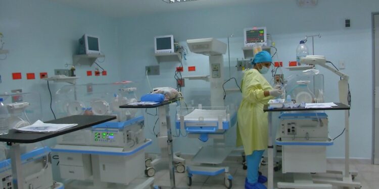 Reactivan Unidad de Cuidados Intensivos Neonatales en la Maternidad del Sur