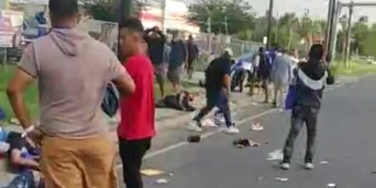 ¡Dantesco! Varios migrantes venezolanos fallecieron tras terrible accidente al salir de un refugio en Texas