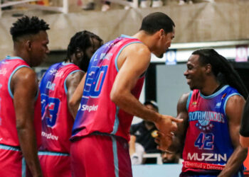 Trotamundos de Carabobo va por la clasificación en Maracaibo