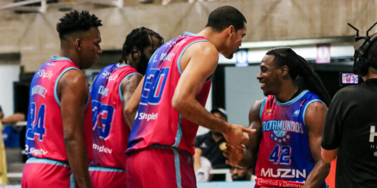 Trotamundos de Carabobo va por la clasificación en Maracaibo