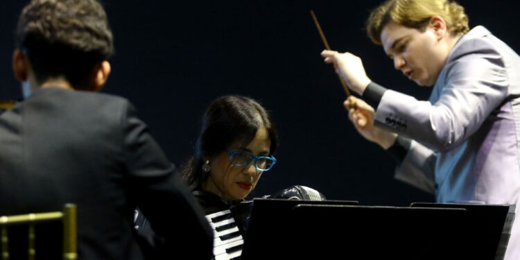 Sinfónica de Carabobo deleitó a más de mil personas con el concierto del Día de las Madres en Hesperia WTC Valencia