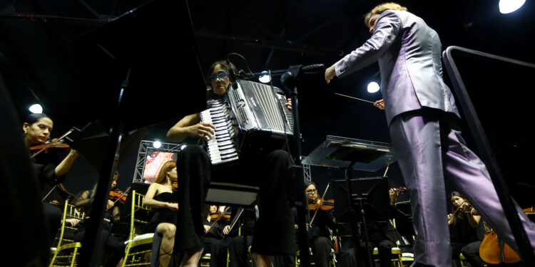 Sinfónica de Carabobo deleitó a más de mil personas con el concierto del Día de las Madres en Hesperia WTC Valencia