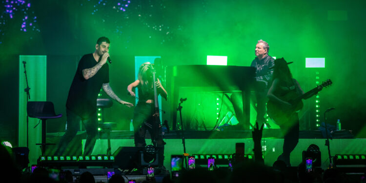 Melendi deleitó a casi 3 mil personas en Valencia con su tour “Likes y Cicatrices”