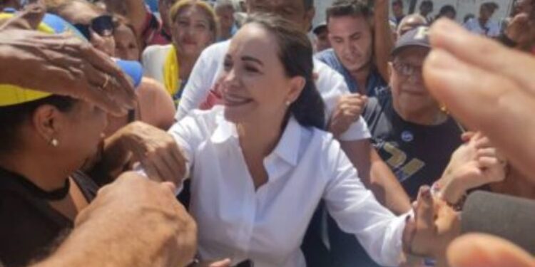 María Corina en Puerto Cabello: Los votos los contaremos nosotros
