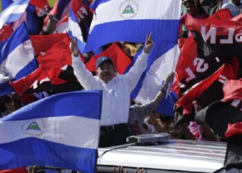 Policía de Nicaragua amenaza con arrestar a opositores que critican a Ortega en redes sociales