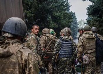 Ucrania entrega a Rusia tres pilotos presos