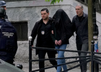 Dimite el ministro serbio de Educación después de tiroteo en una escuela