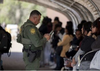 La tranquilidad impera en la ciudad fronteriza de El Paso tras el fin del Título 42