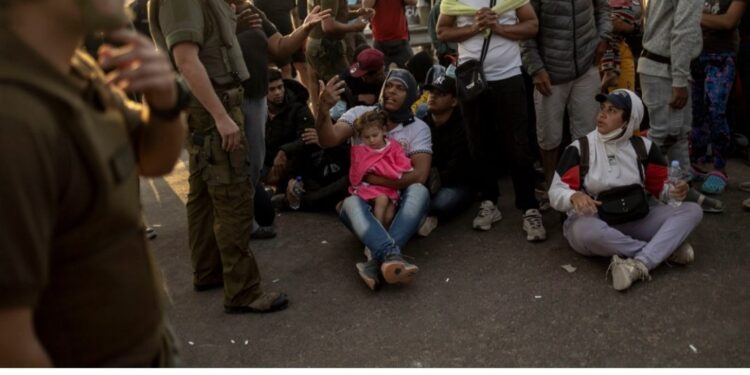 Canciller chileno confirma repatriación a Venezuela de migrantes varados