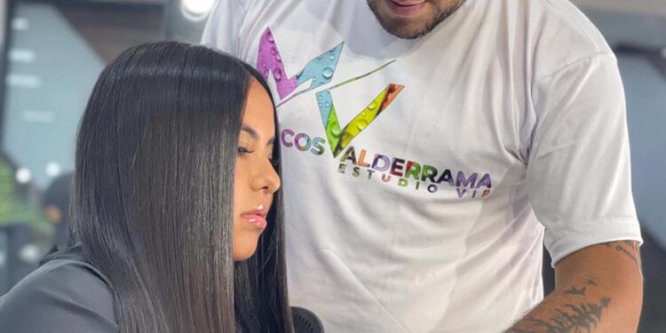 Estilista Marcos Valderrama apuesta por la salud del cabello con productos naturales