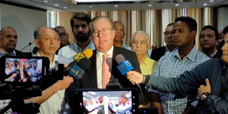 César Pérez Vivas presentó a la sociedad civil líneas programáticas del Gobierno de unidad que aspira encabezar en 2024