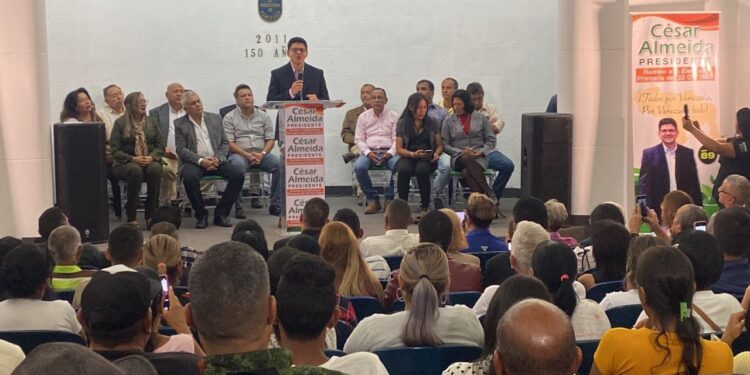 Empresario César Almeida entra en la carrera de la primaria: “Es el único camino para llevar gente distinta al poder”
