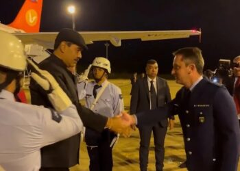 Maduro viajó a Brasil para reunirse con Lula: es recibido con honores