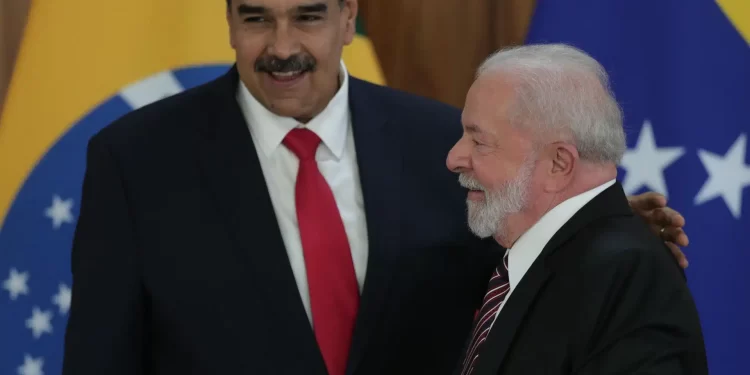 Maduro ofrece a Lula retomar la interconexión eléctrica entre Brasil y Venezuela