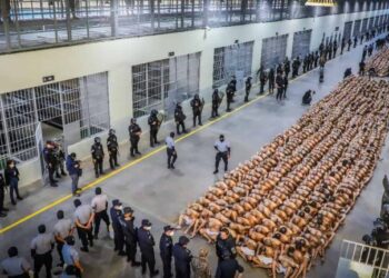 Gobierno de El Salvador reporta la captura de mil cabecillas de pandillas