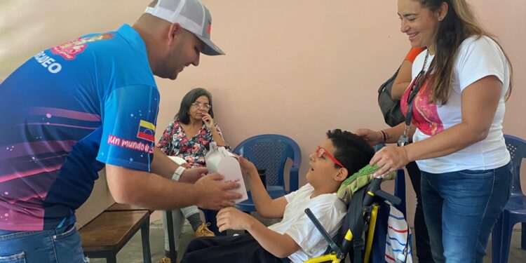 Crema Helados Carabobo realizó ruta social y repartió más de 400 Cajitas de Sonrisas 