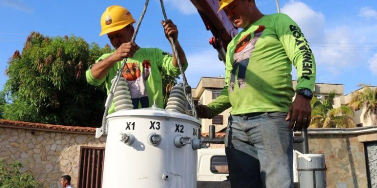 Alcaldía de Valencia atiende emergencias eléctricas