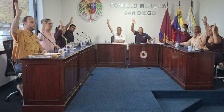 Cámara Municipal de San Diego se solidariza con concejal de Carlos Arverlo a quien le violaron su investidura