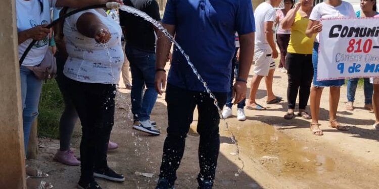 Hidrocentro asegura abastecimiento de agua potable a más de 300 familias en la parroquia Santa Rosa de Valencia