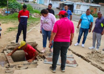 Entregan material para rehabilitación del sistema de aguas servidas en comunidad Alianza Bolivariana