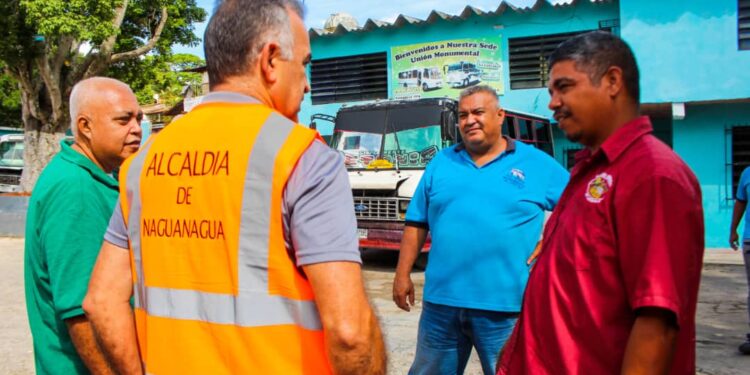 Alcaldía de Naguanagua y el INTT dictan taller sobre buen trato dirigido a conductores y colectores del transporte público