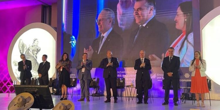 Empresarios latinoamericanos se comprometen a fortalecer la educación y cuidar el ambiente