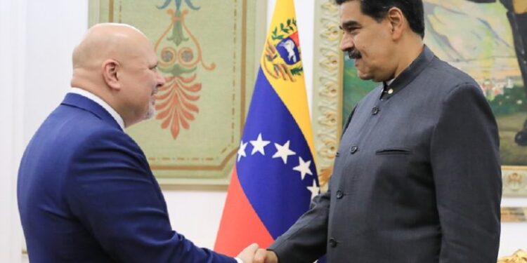 Maduro recibió en Caracas al fiscal de la CPI para una reunión privada
