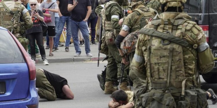 El jefe de Wagner se rebela desde el sur contra Putin, que promete evitar una guerra civil