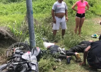 Tres jóvenes resultaron heridos tras accidente de moto en vía a playa La Rosa