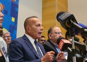 UNT no inscribió la candidatura de Manuel Rosales para primarias pero sí a otro candidato