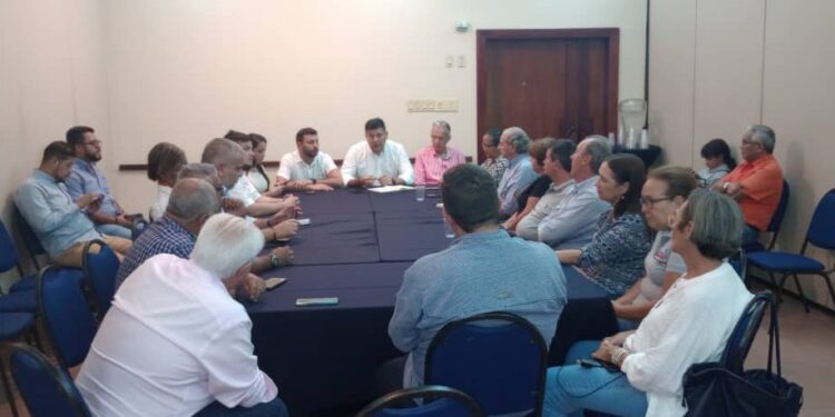 Junta Regional de Primaria en Carabobo se reunió con Freddy Superlano