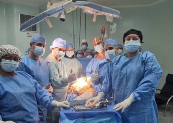 Cirugía de prótesis de doble movilidad con fijación acetabular se realizó por primera vez en Venezuela desde Valencia