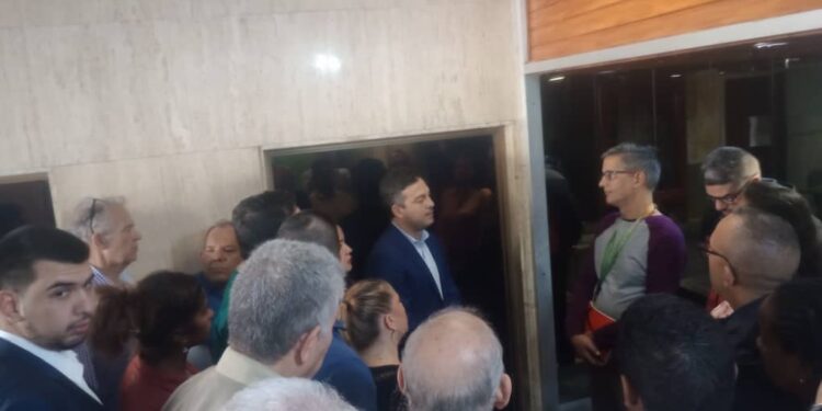 Observatorio Legislativo de Carabobo: «hemos acumulado 4 mil 800 denuncias en los últimos 90 días de parte de usuarios de Corpoelec»