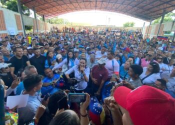 Maria Corina Machado responde a la Contraloría General: «Aquí quien habilita es el pueblo»