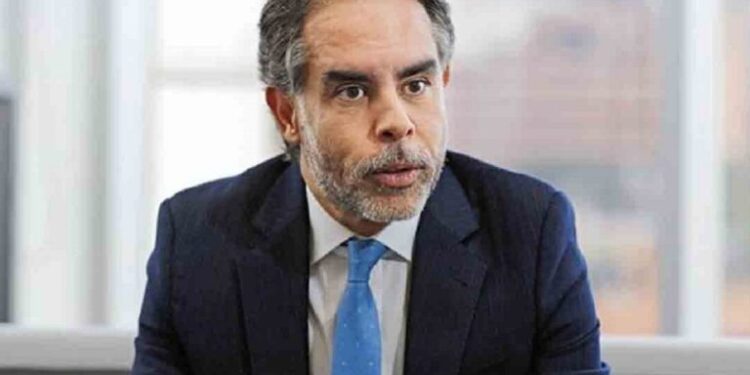 Benedetti niega seguir como embajador colombiano en Venezuela «por el fuero» o «el sueldo»