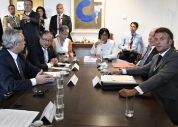 Petro, Macron, Lula y Fernández se reúnen en Bruselas con Gobierno y oposición venezolanos