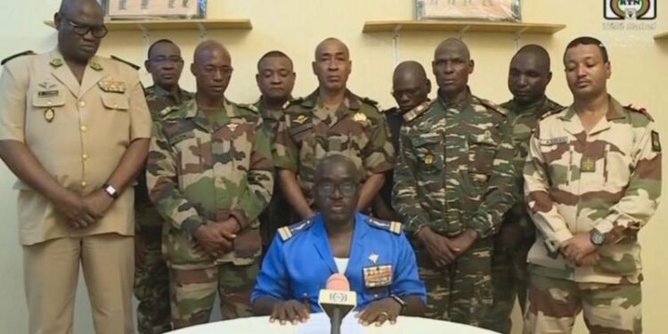 Soldados en Níger anuncian un golpe de Estado en la televisión nacional