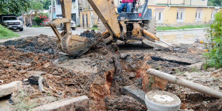 Atienden desbordamiento de aguas servidas en Las Quintas II: Alcaldía de Naguanagua e Hidrocentro
