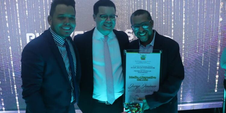 Alcalde Fuenmayor entregó Premio Municipal de Periodismo: En Conexión Radio Web ganó como Medio Alternativo