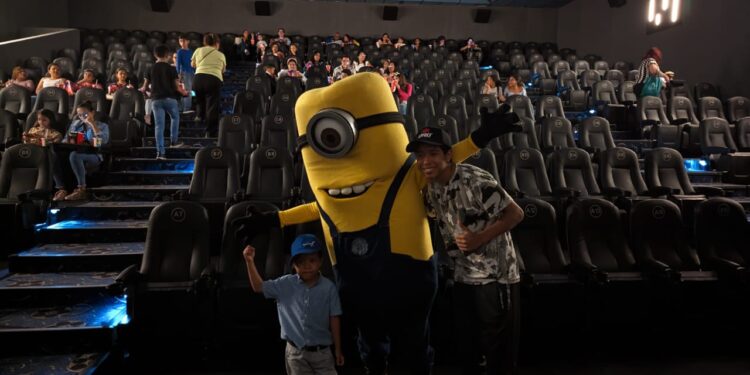 CNP Carabobo celebró Día del Niño junto a Supercines y Crema Helados