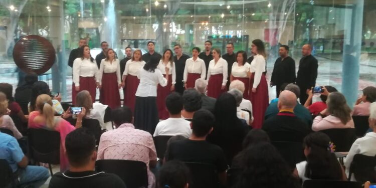 Todo un éxito Primer Encuentro de Coros realizado en la Galería Universitaria Braulio Salazar