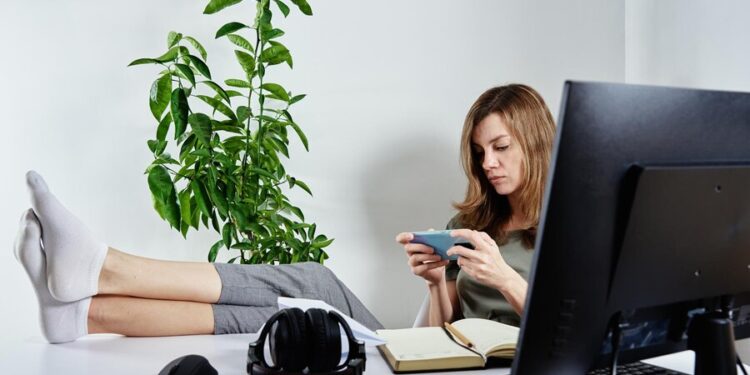 Opinión Carmen E. Castillo: Procrastinación, sesgo cognitivo y ladrón del tiempo