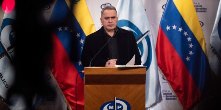 Fiscal Tarek William Saab propone capacitación contra la corrupción y la trata de personas
