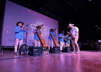 Miguelito Díaz hizo sonar por primera vez el arpa, cuatro y maracas en el Castillo de San Miguel en Tenerife