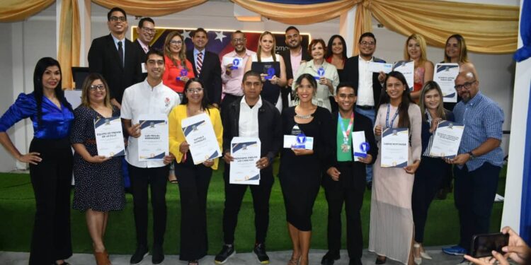 YMCA Valencia reconoció a distintos comunicadores por su destacada labor en el periodismo venezolano